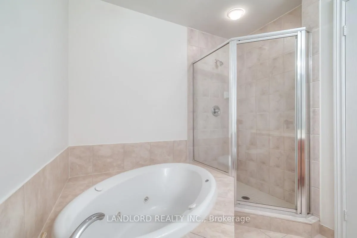 Photo 13 of Unit 325, 9 Boardwalk Drive, Toronto, The Beaches — HOMEH