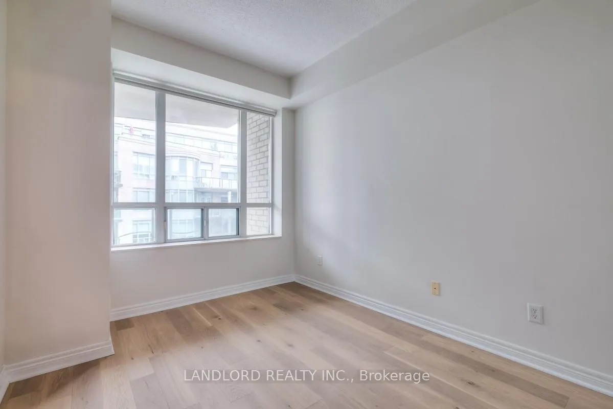Photo 14 of Unit 325, 9 Boardwalk Drive, Toronto, The Beaches — HOMEH