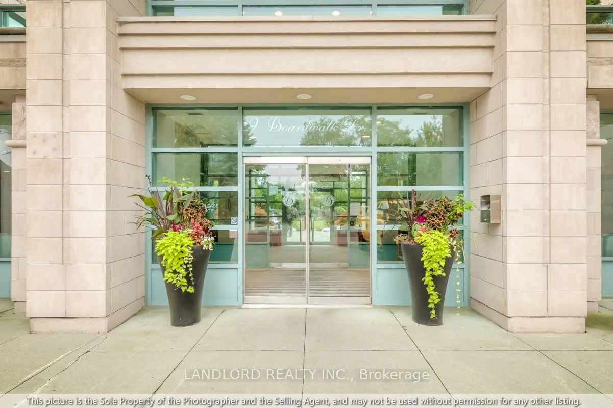Photo 21 of Unit 325, 9 Boardwalk Drive, Toronto, The Beaches — HOMEH