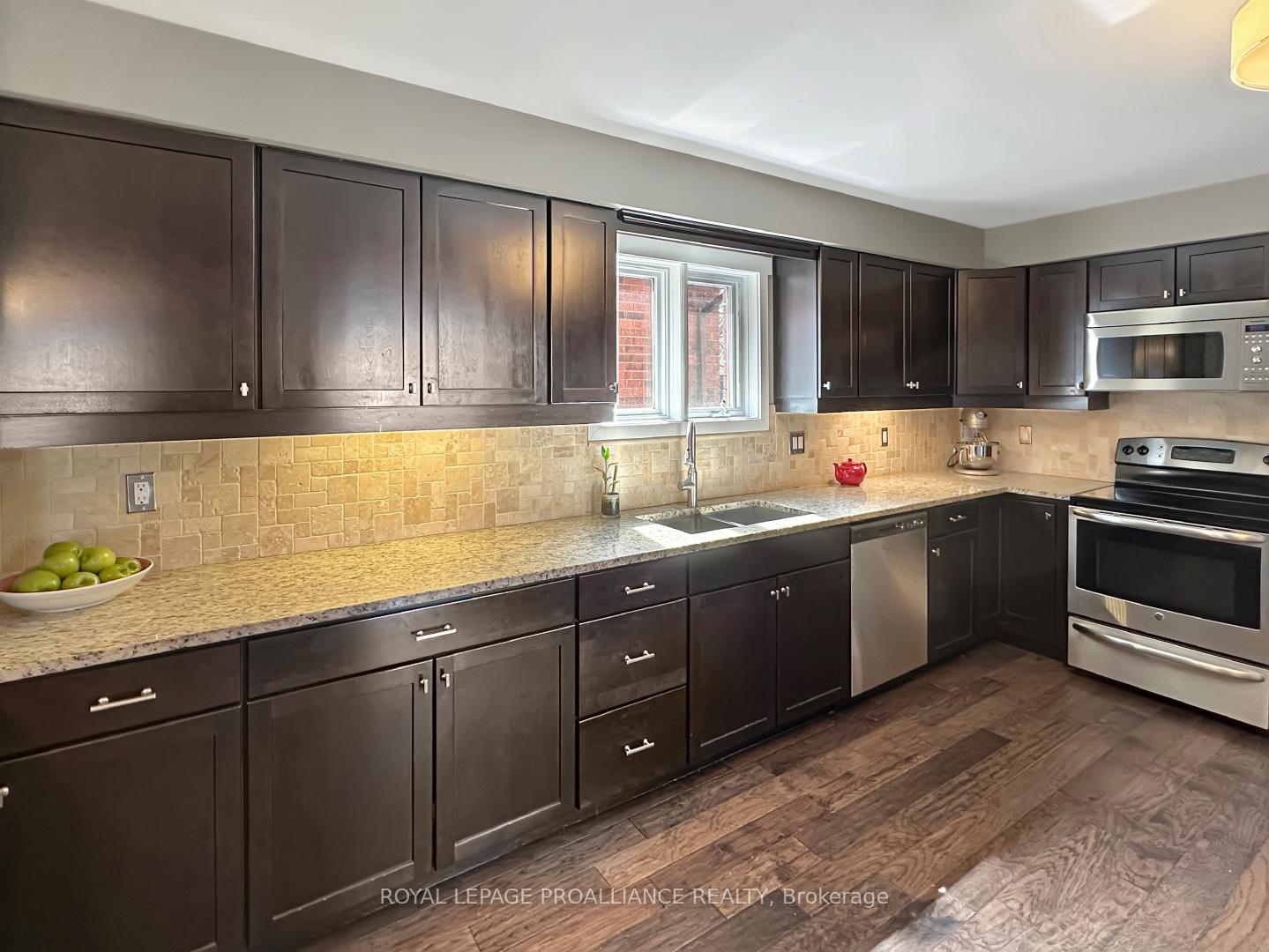 Photo 7 of 2 Thompson Court, Belleville, Belleville Ward — HOMEH