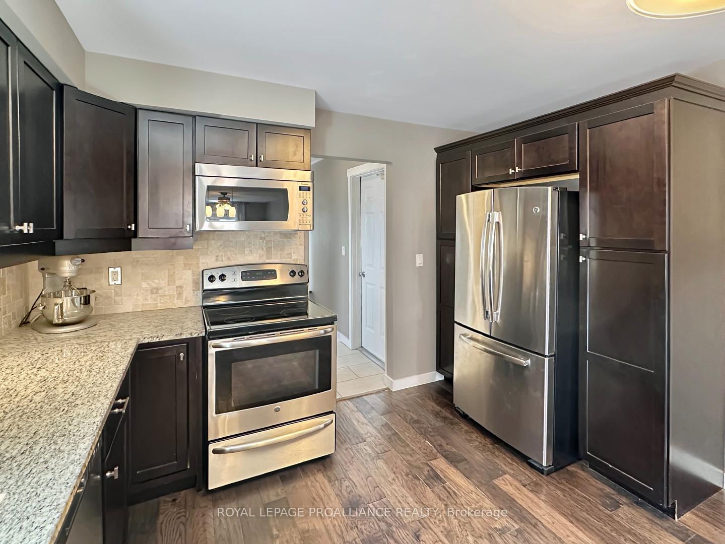 Photo 8 of 2 Thompson Court, Belleville, Belleville Ward — HOMEH