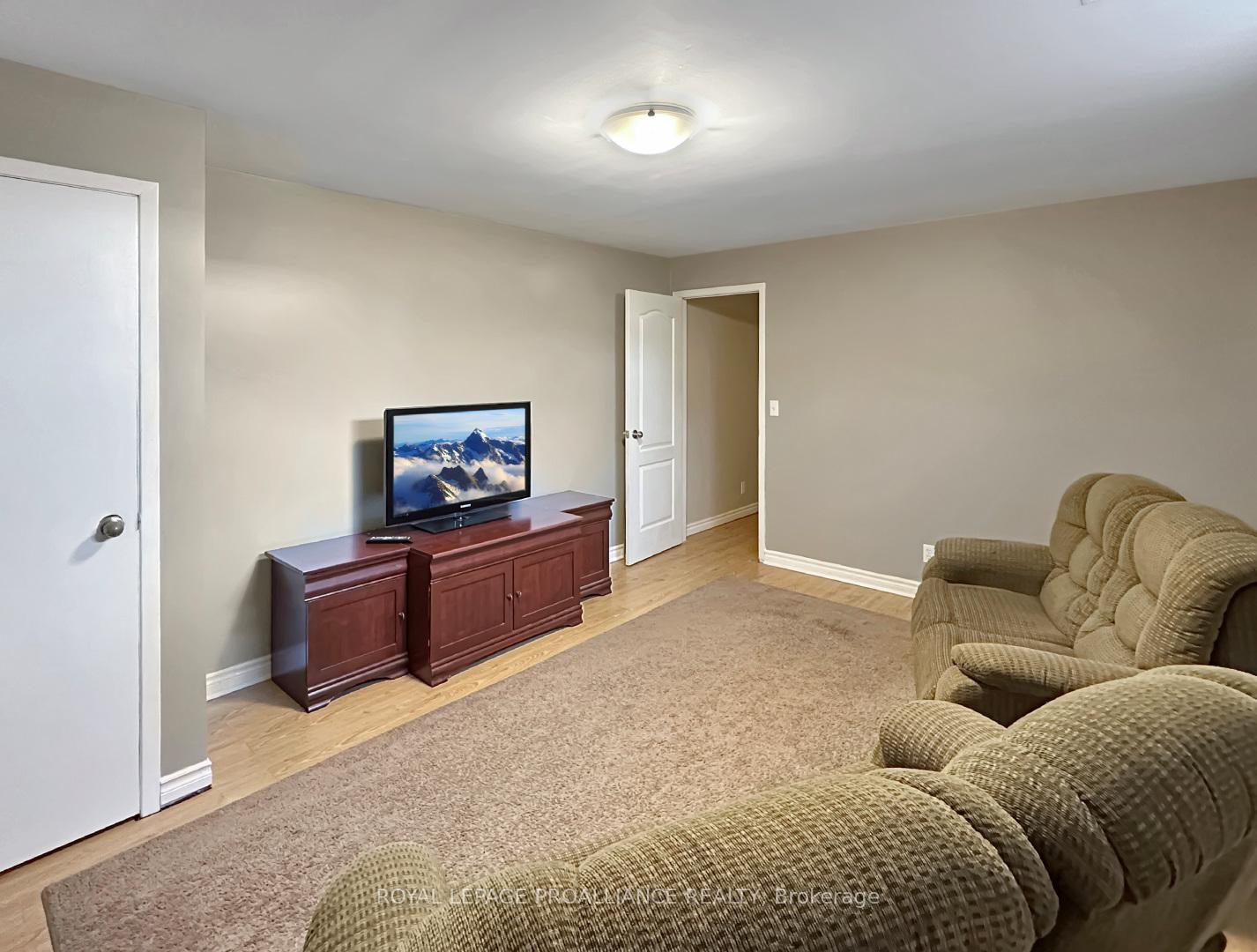Photo 41 of 2 Thompson Court, Belleville, Belleville Ward — HOMEH