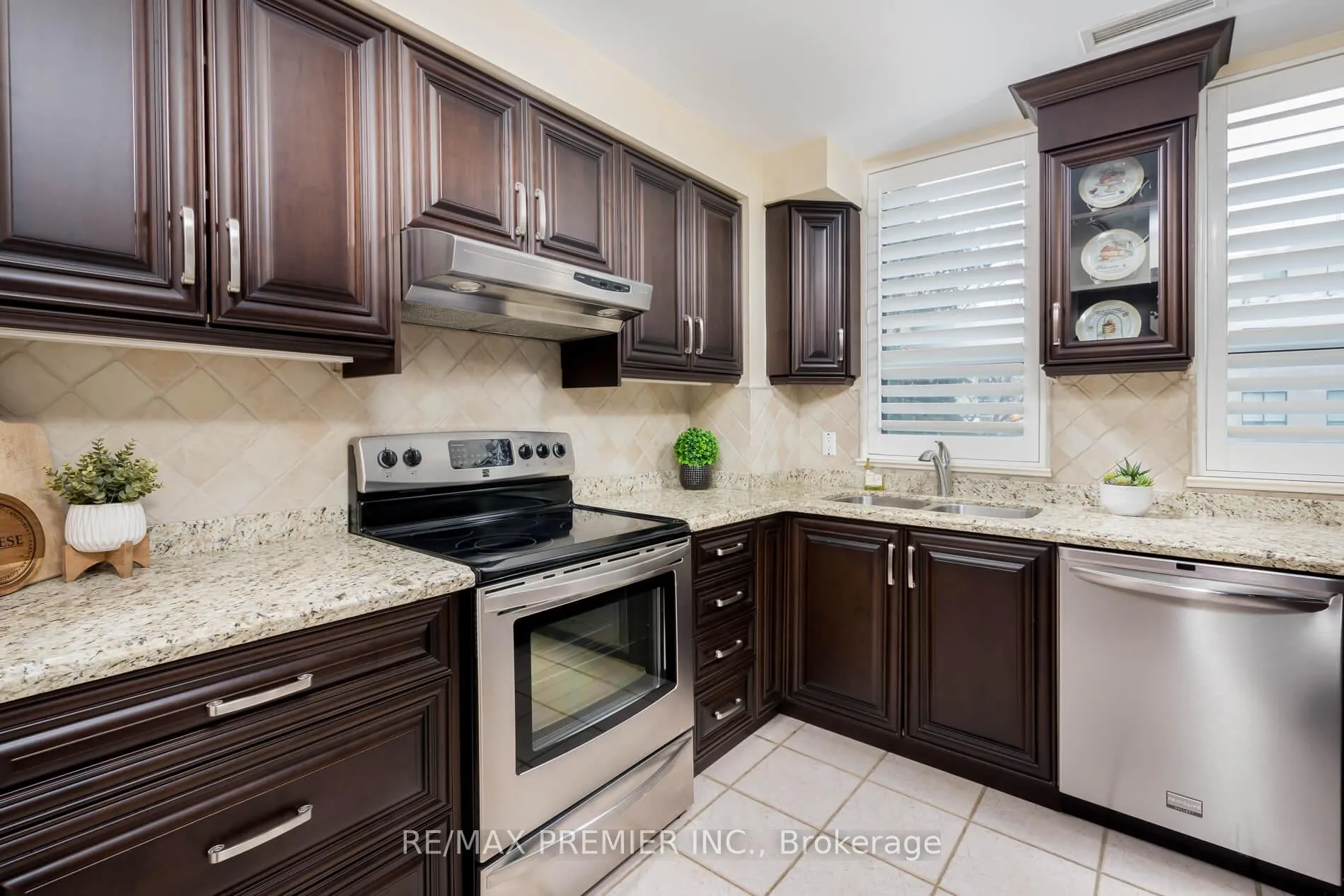 Photo 16 of Unit 219, 53 Woodbridge Avenue, Vaughan, West Woodbridge — HOMEH