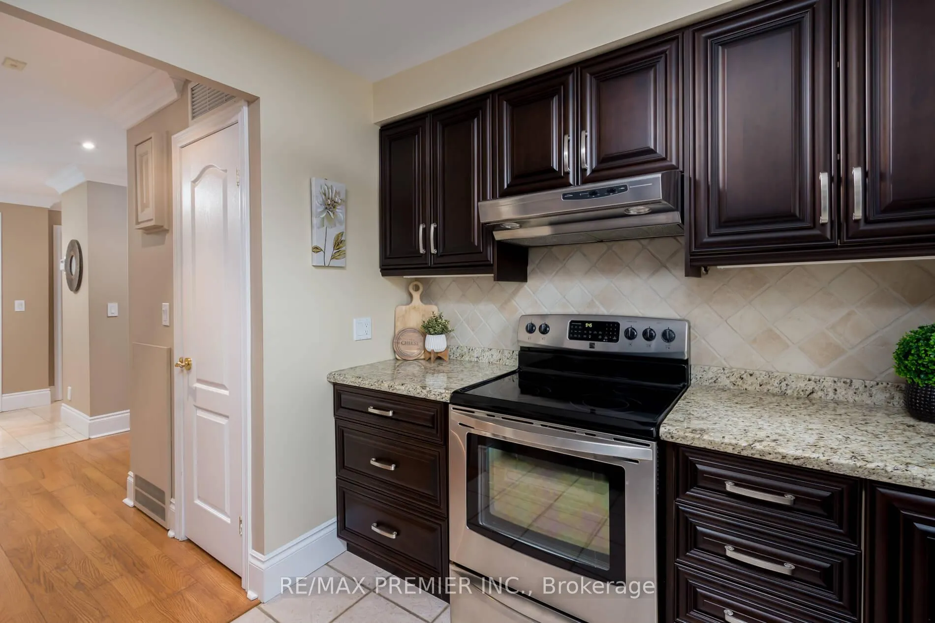 Photo 17 of Unit 219, 53 Woodbridge Avenue, Vaughan, West Woodbridge — HOMEH
