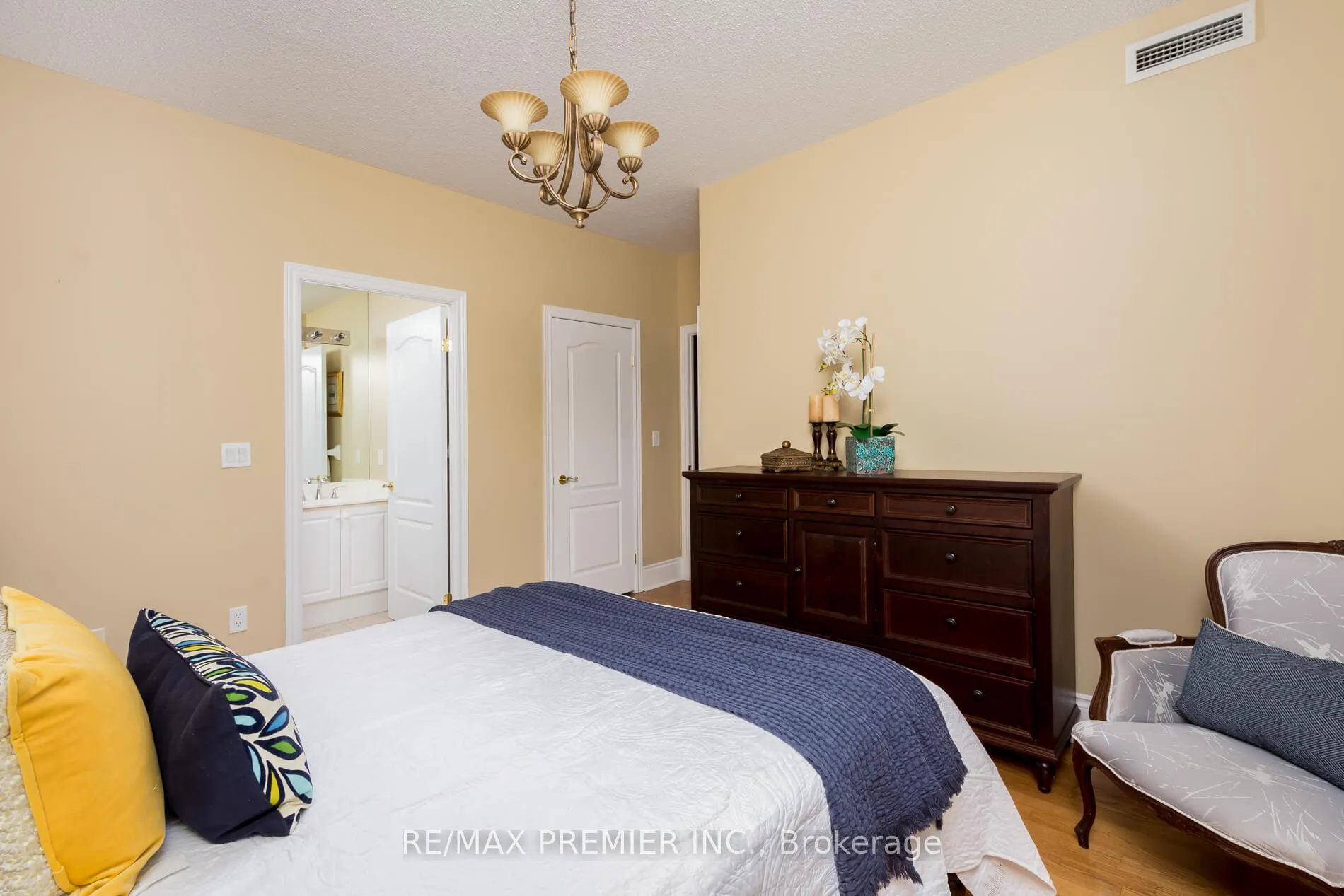 Photo 21 of Unit 219, 53 Woodbridge Avenue, Vaughan, West Woodbridge — HOMEH