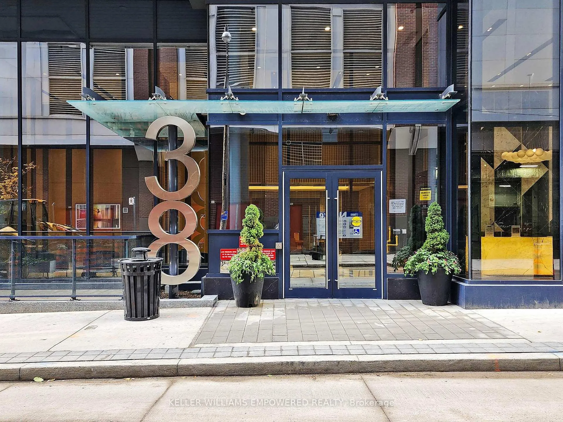 Photo 2 of Unit 511, 38 Widmer Street, Toronto, Waterfront Communities — HOMEH