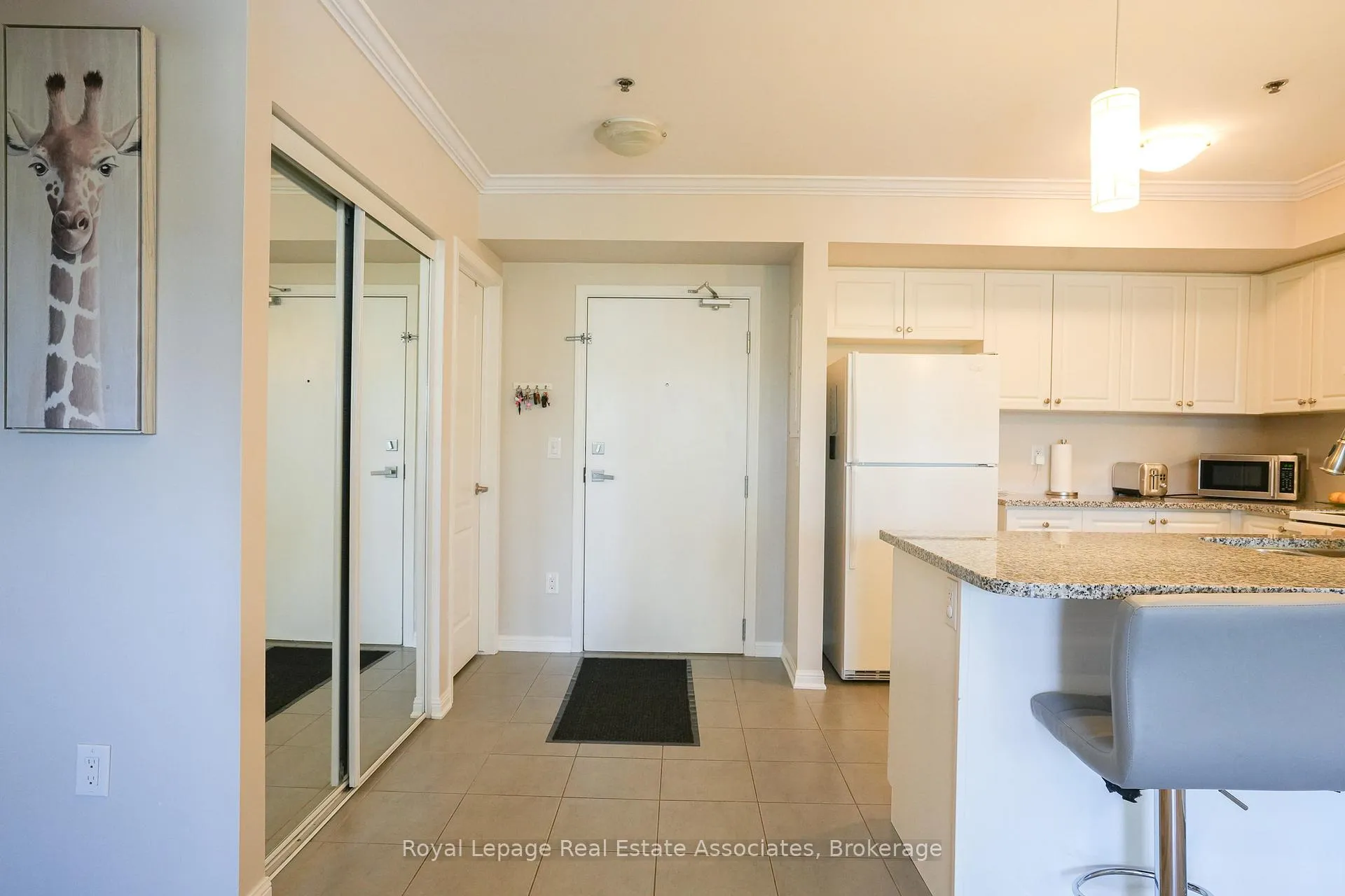 Photo 2 of Unit 207, 60 Baycliffe Crescent, Brampton, Northwest Brampton — HOMEH