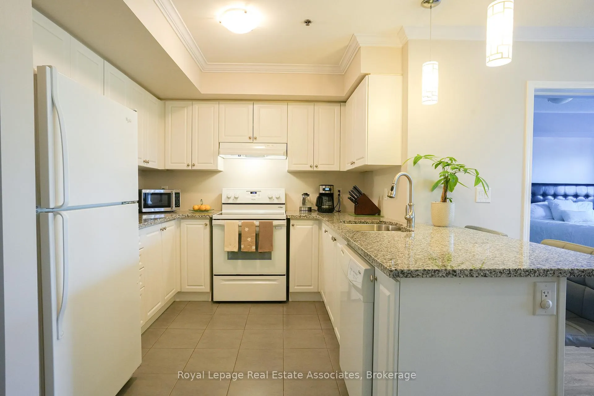 Photo 3 of Unit 207, 60 Baycliffe Crescent, Brampton, Northwest Brampton — HOMEH