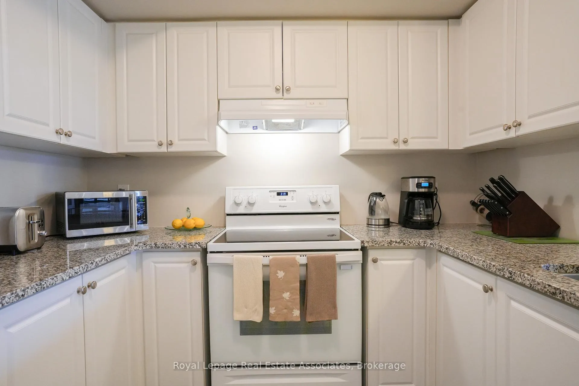 Photo 8 of Unit 207, 60 Baycliffe Crescent, Brampton, Northwest Brampton — HOMEH