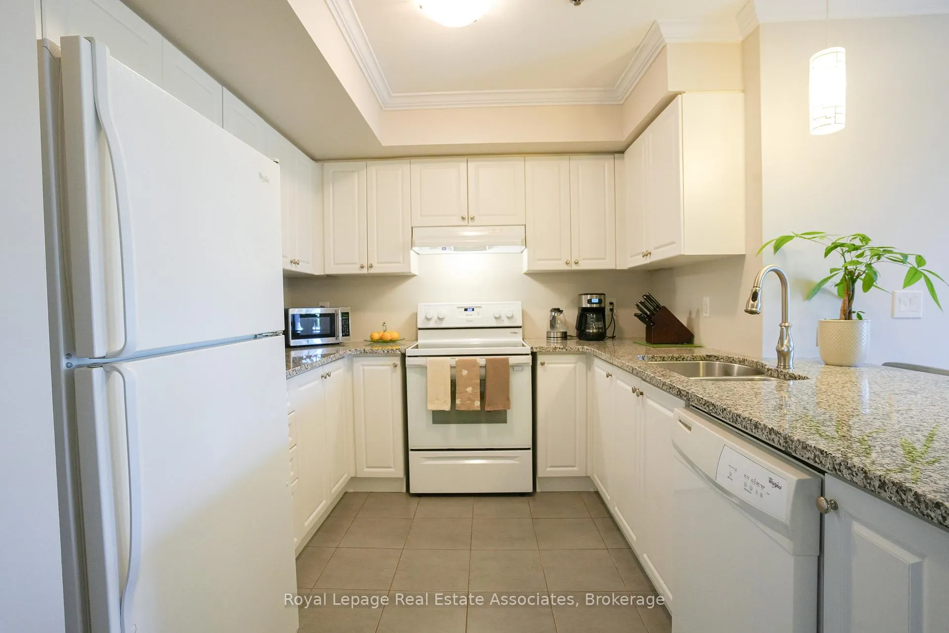 Photo 9 of Unit 207, 60 Baycliffe Crescent, Brampton, Northwest Brampton — HOMEH
