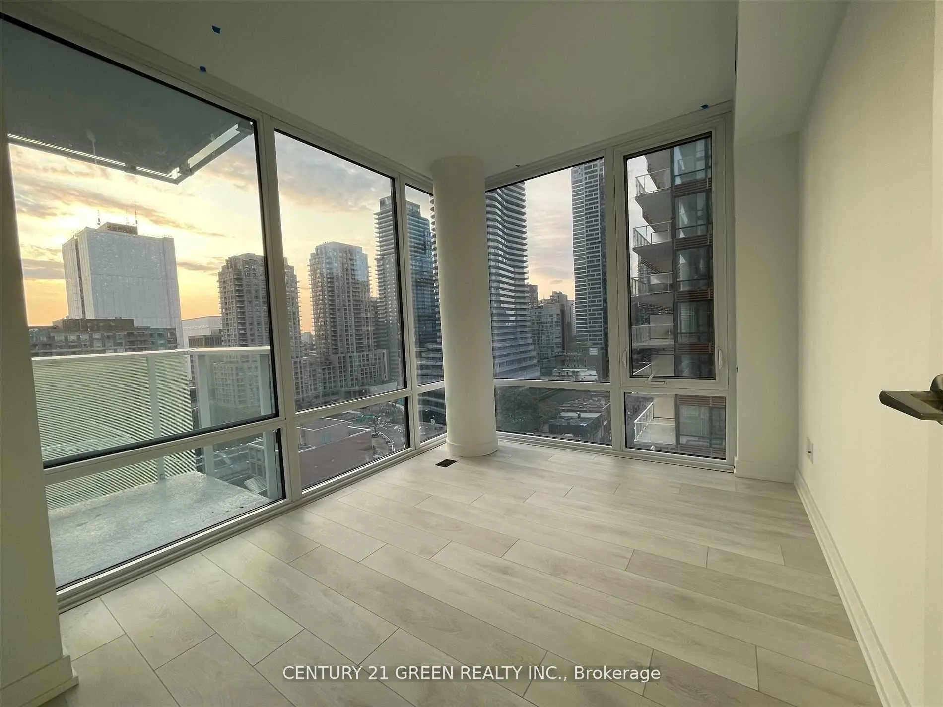 Photo 13 of Unit 1102, 501 Yonge Street, Toronto, Church-Yonge Corridor — HOMEH