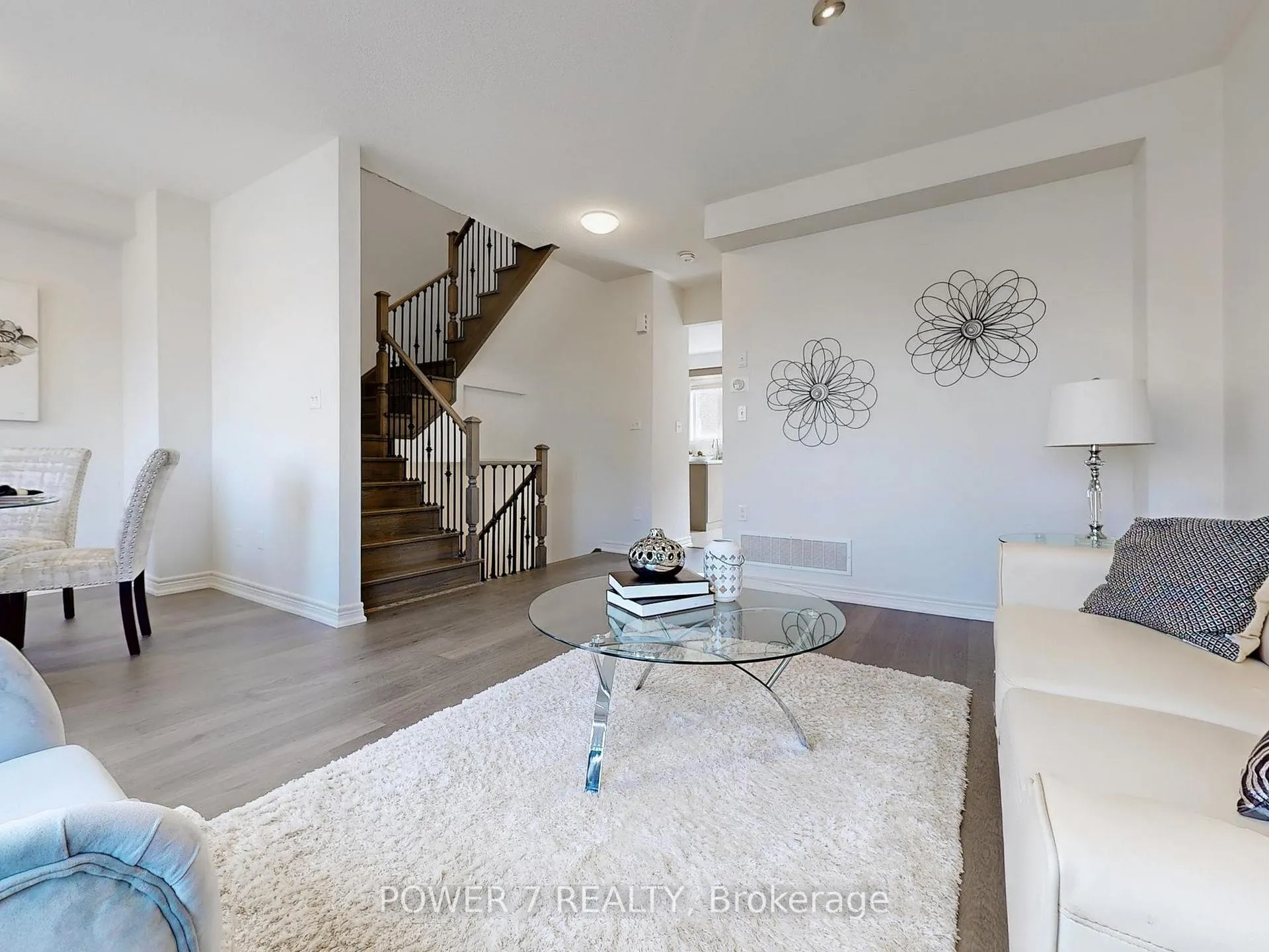 Photo 9 of 19 Spiv Grove Way, Markham, Greensborough — HOMEH