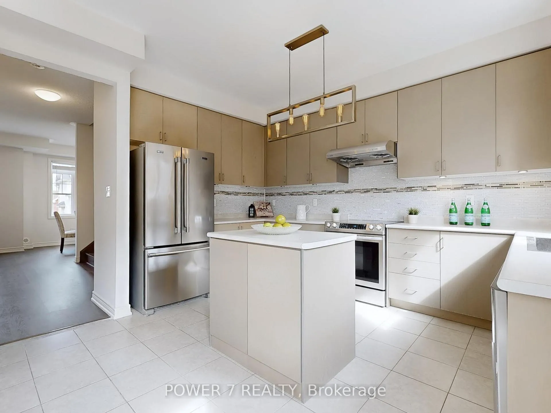 Photo 13 of 19 Spiv Grove Way, Markham, Greensborough — HOMEH
