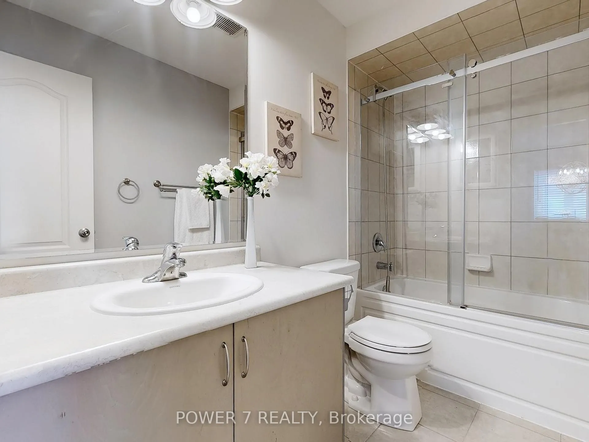 Photo 33 of 19 Spiv Grove Way, Markham, Greensborough — HOMEH