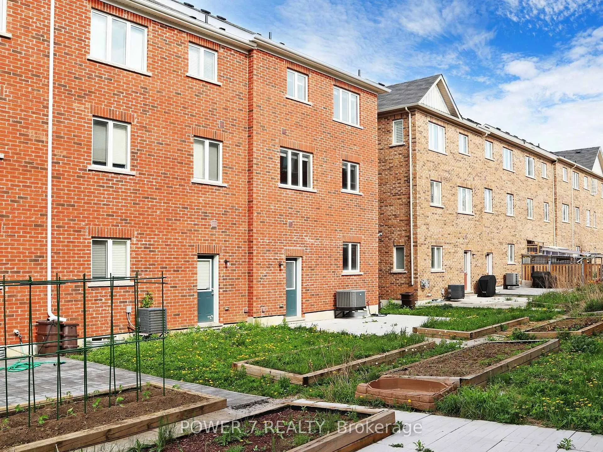 Photo 36 of 19 Spiv Grove Way, Markham, Greensborough — HOMEH