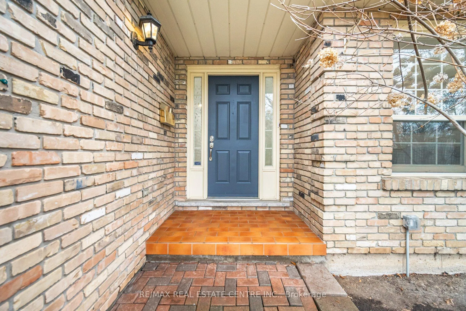 Photo 4 of 257 York Road, Hamilton, Dundas — HOMEH