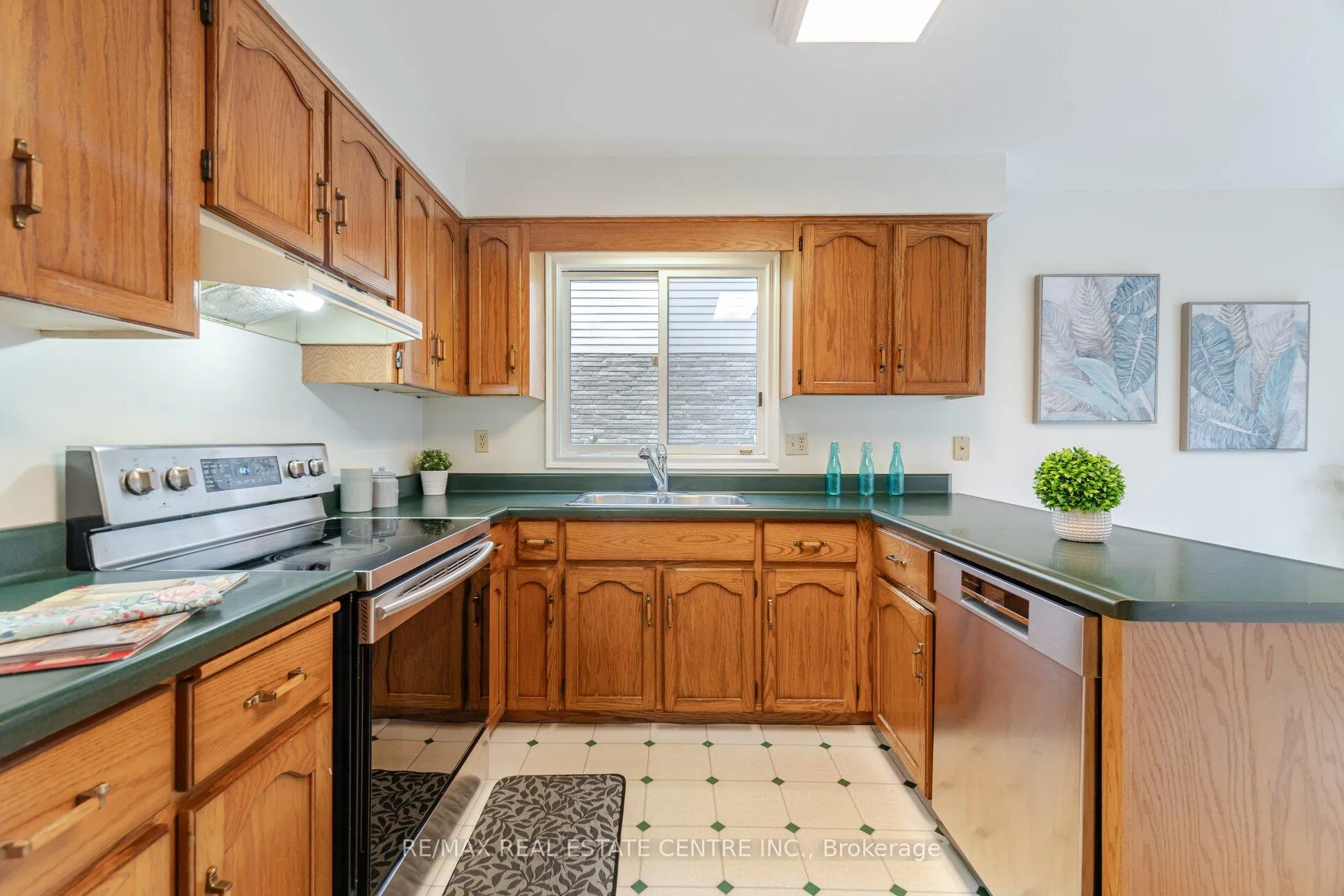 Photo 16 of 257 York Road, Hamilton, Dundas — HOMEH