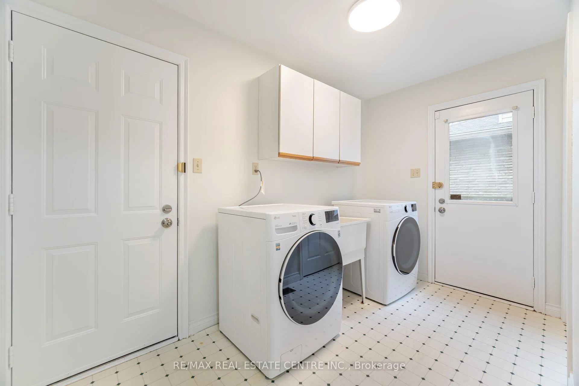 Photo 19 of 257 York Road, Hamilton, Dundas — HOMEH