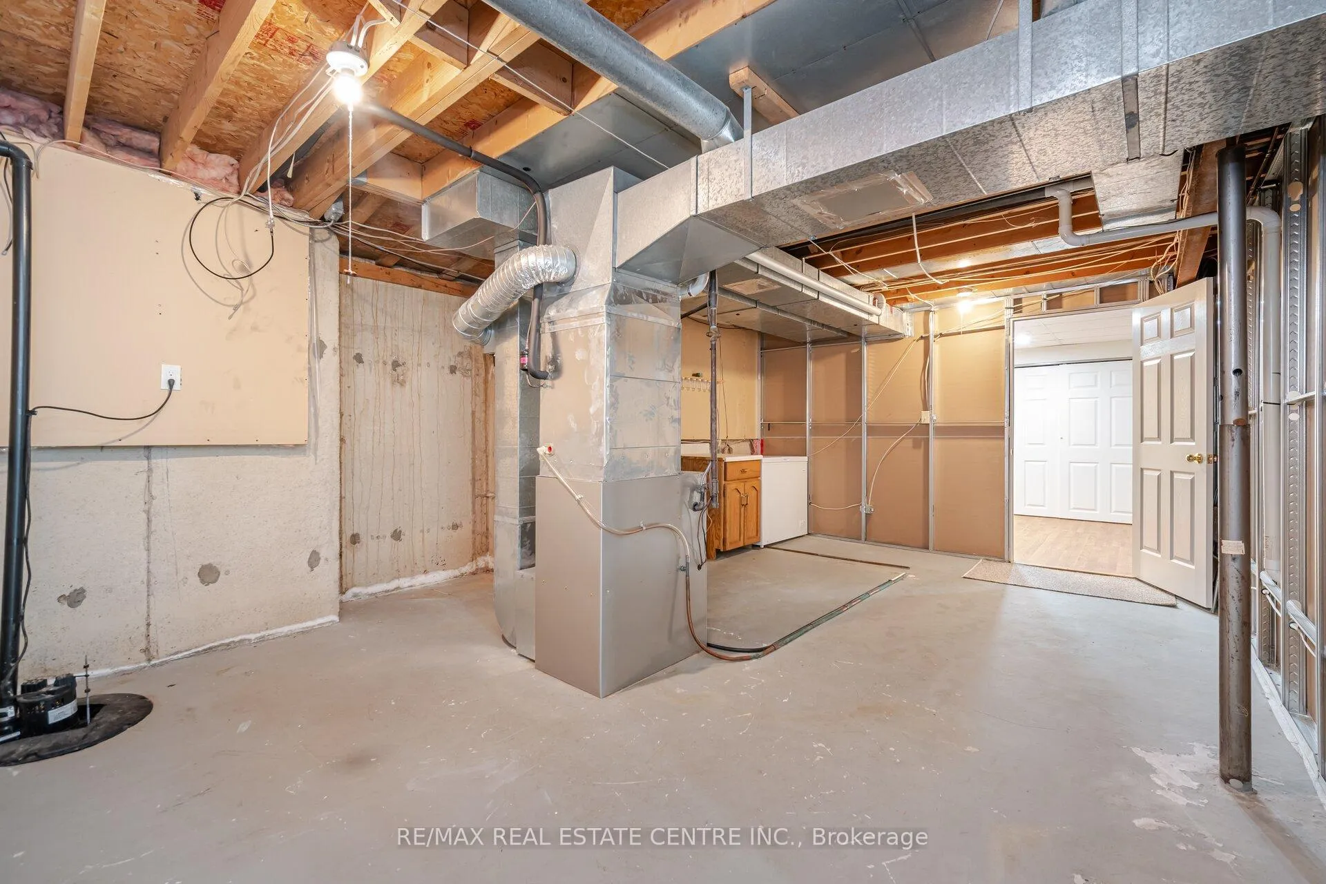Photo 31 of 257 York Road, Hamilton, Dundas — HOMEH