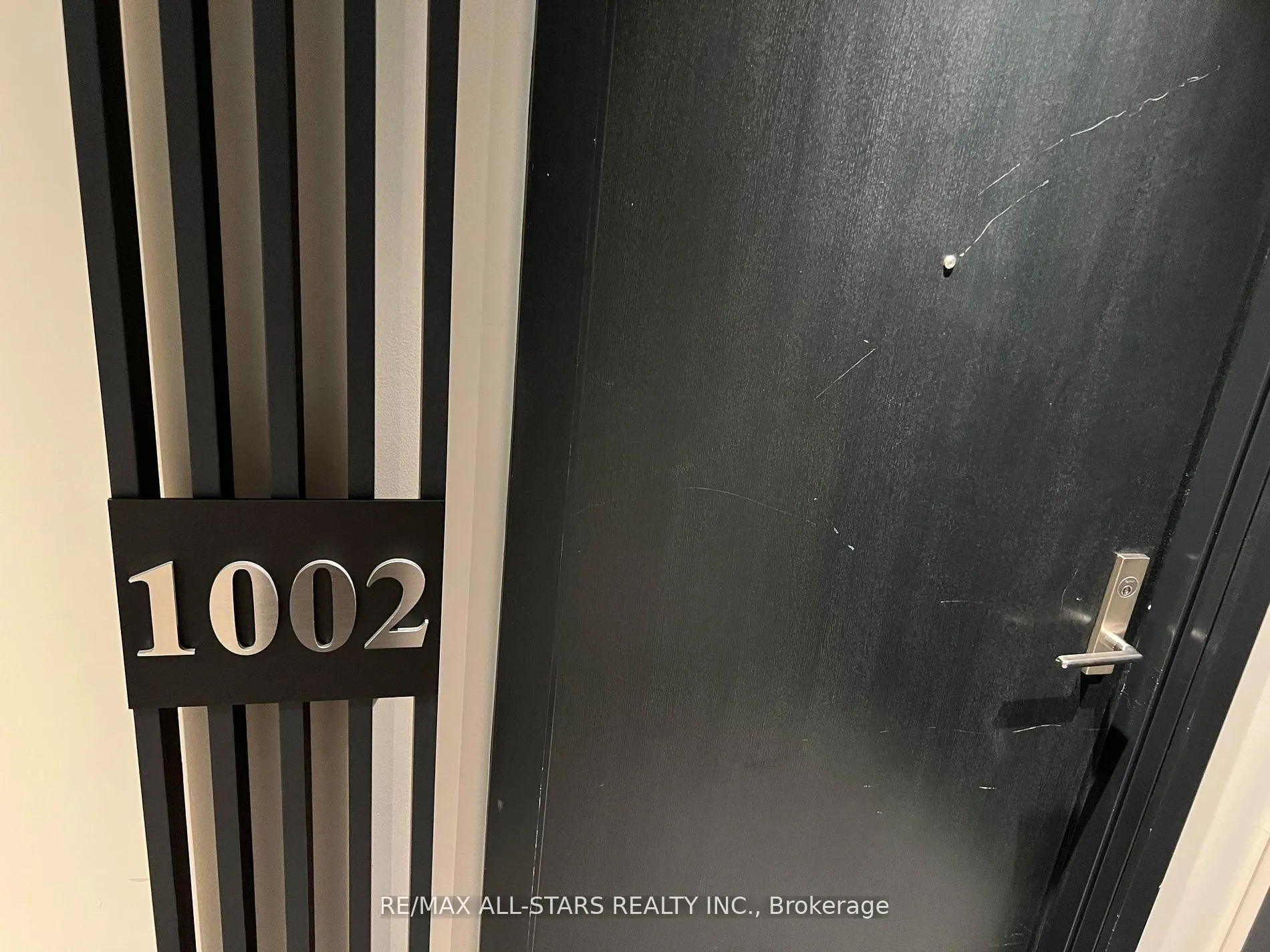 Front of Unit 1002, 81 Wellesley Street E