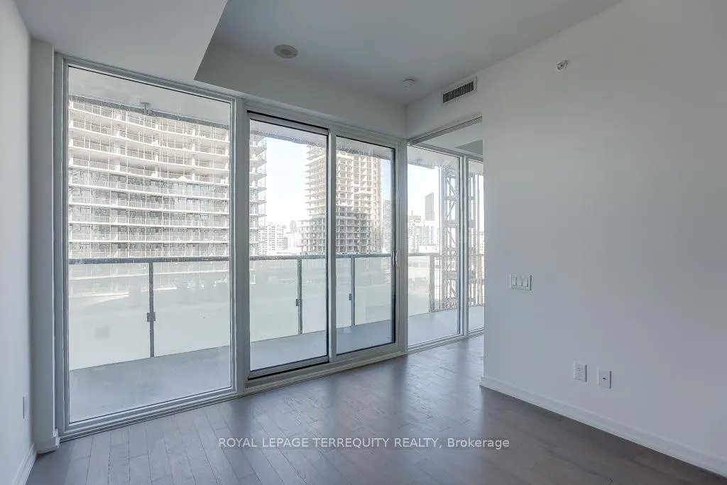 Photo 14 of Unit 1401, 101 Peter Street, Toronto, Waterfront Communities — HOMEH