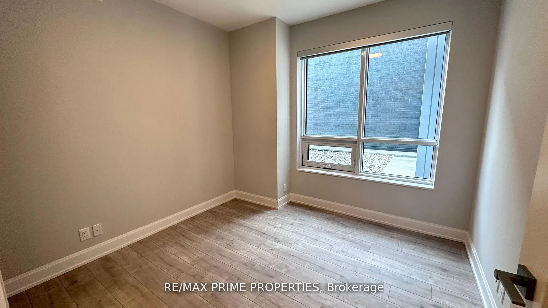 Photo 11 of Unit 203, 18 Water Walk Drive, Markham, Unionville — HOMEH