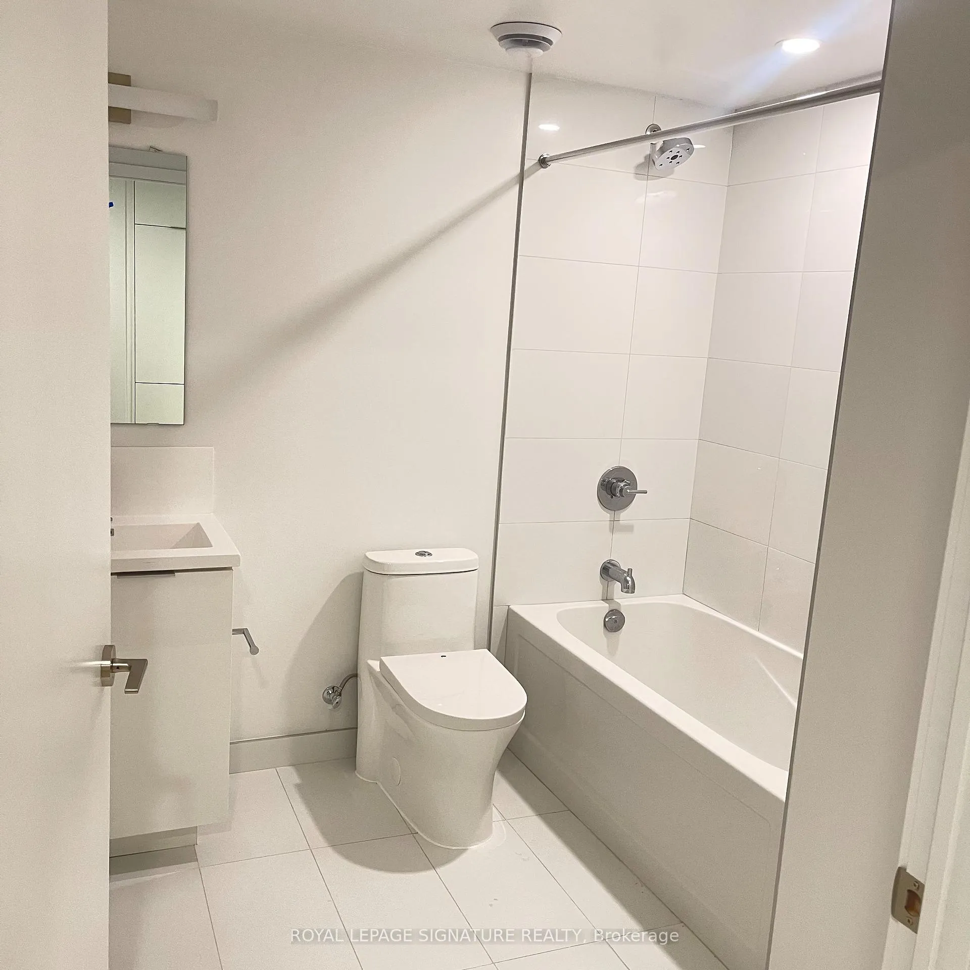 Photo 9 of Unit 3207, 238 Simcoe Street, Toronto, Kensington-Chinatown — HOMEH
