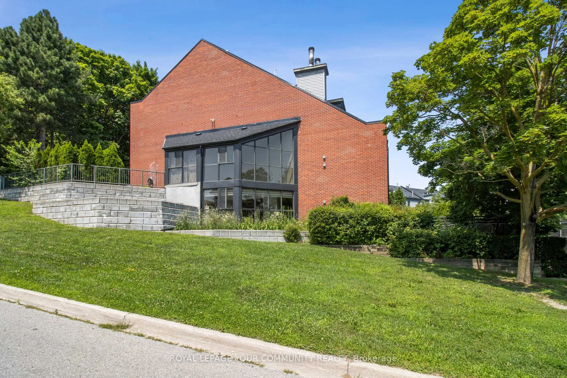 Photo 3 of Unit TH1, 100 Arbors Lane, Vaughan, West Woodbridge — HOMEH