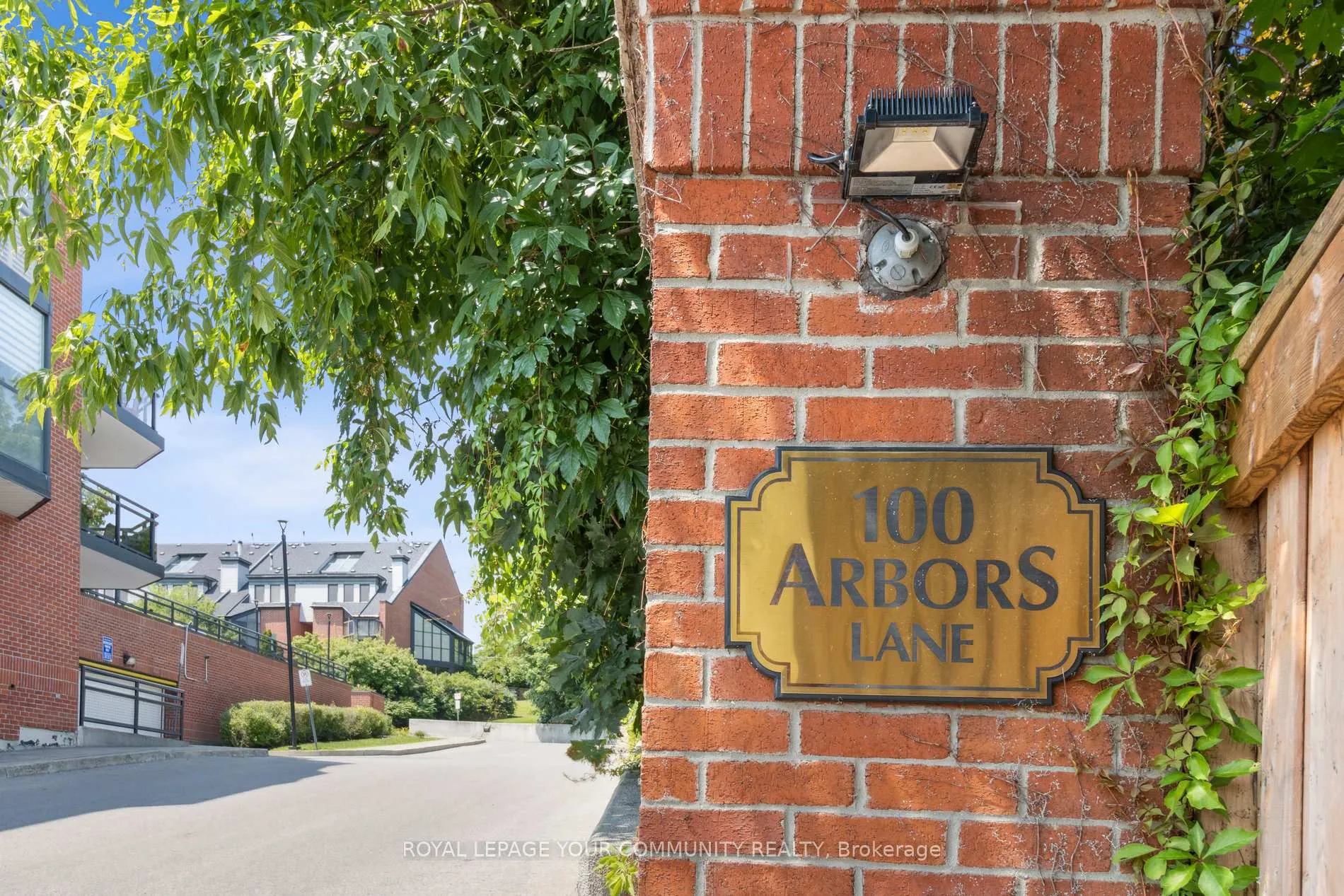 Photo 6 of Unit TH1, 100 Arbors Lane, Vaughan, West Woodbridge — HOMEH