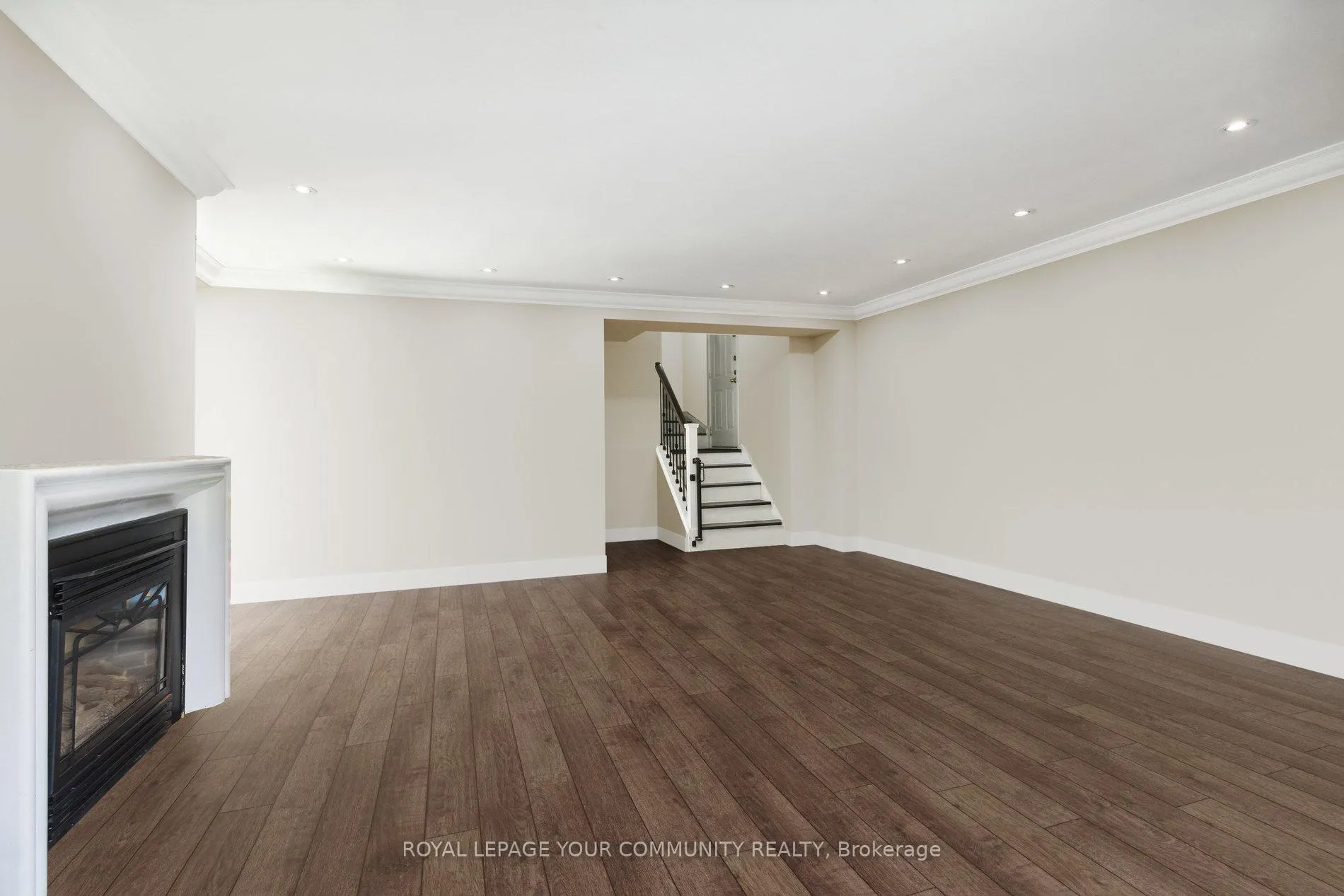 Photo 8 of Unit TH1, 100 Arbors Lane, Vaughan, West Woodbridge — HOMEH