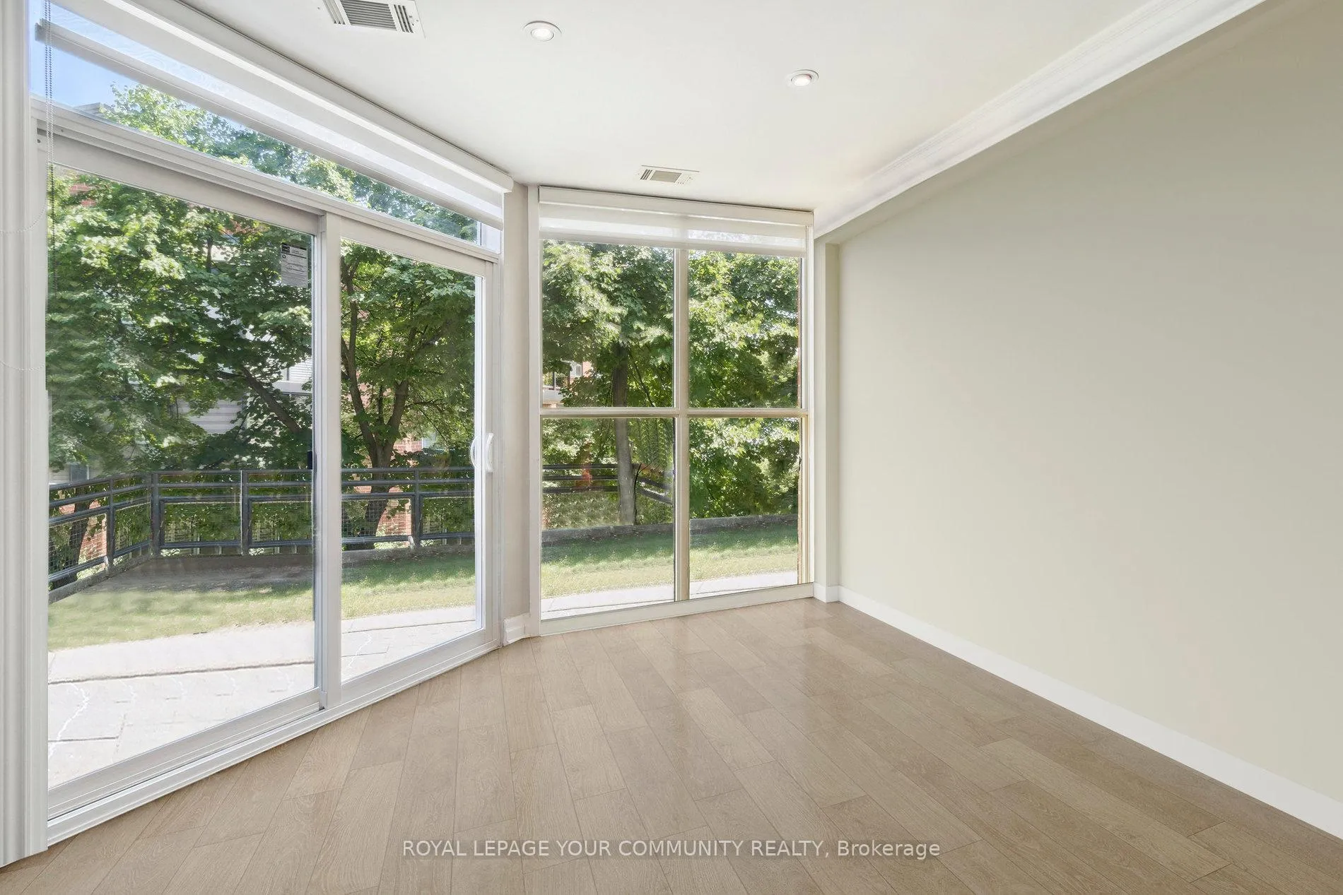 Photo 9 of Unit TH1, 100 Arbors Lane, Vaughan, West Woodbridge — HOMEH