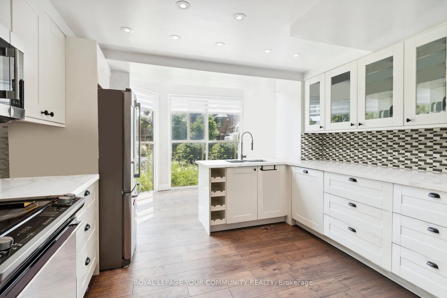 Photo 11 of Unit TH1, 100 Arbors Lane, Vaughan, West Woodbridge — HOMEH