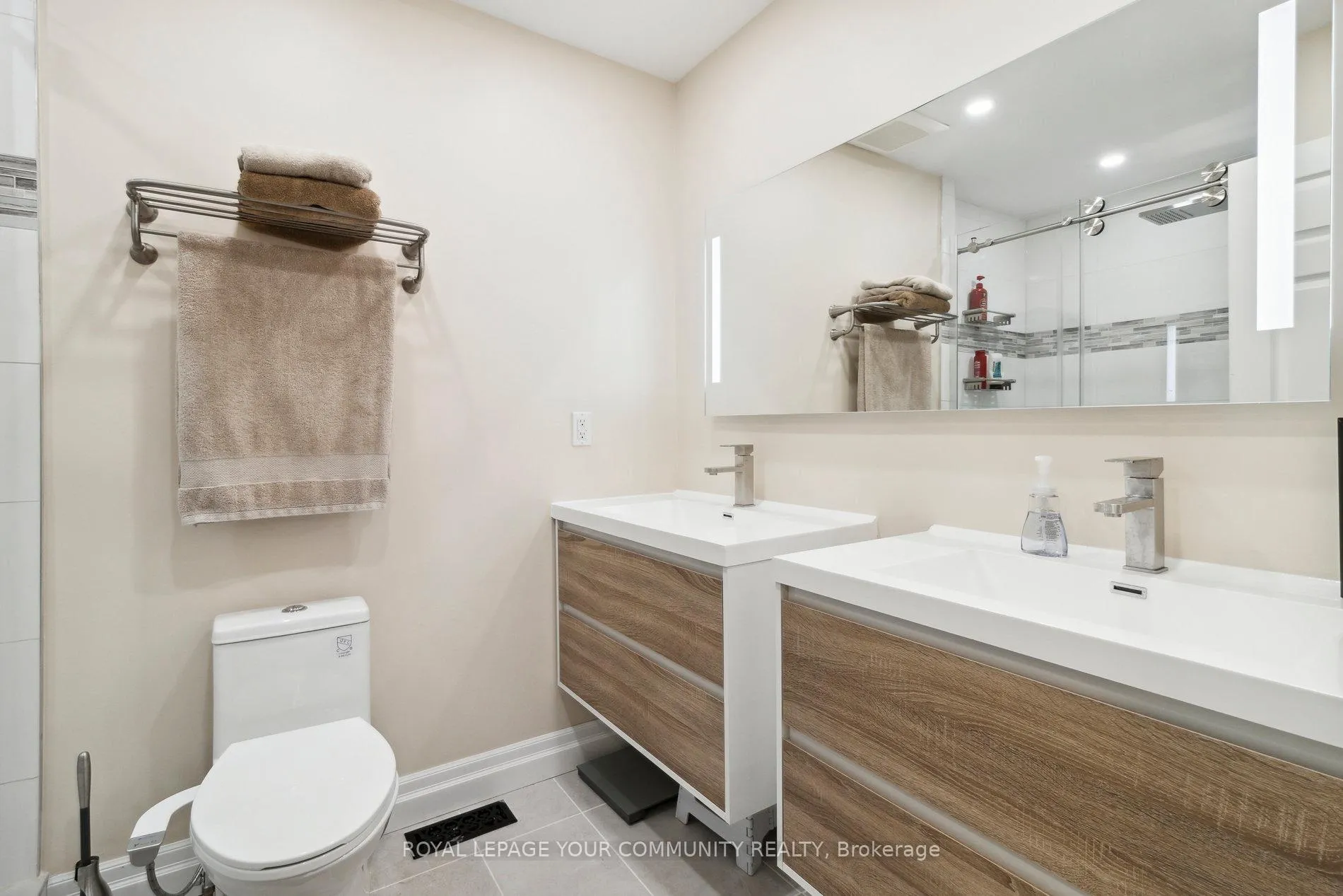 Photo 25 of Unit TH1, 100 Arbors Lane, Vaughan, West Woodbridge — HOMEH