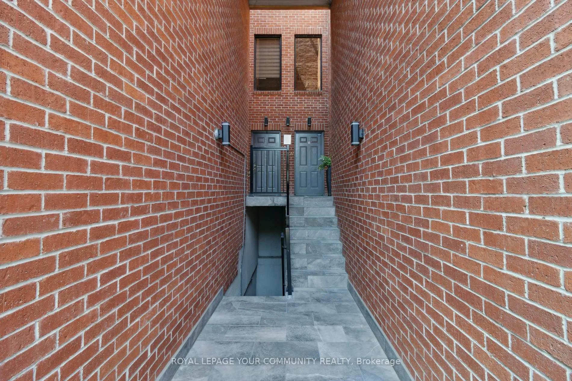Photo 40 of Unit TH1, 100 Arbors Lane, Vaughan, West Woodbridge — HOMEH