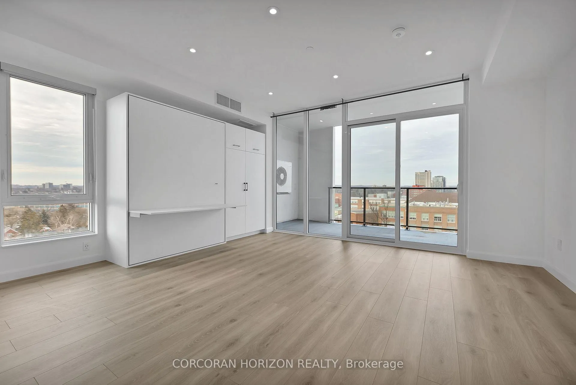 Photo 5 of Unit 1813, 741 King Street W, Kitchener — HOMEH