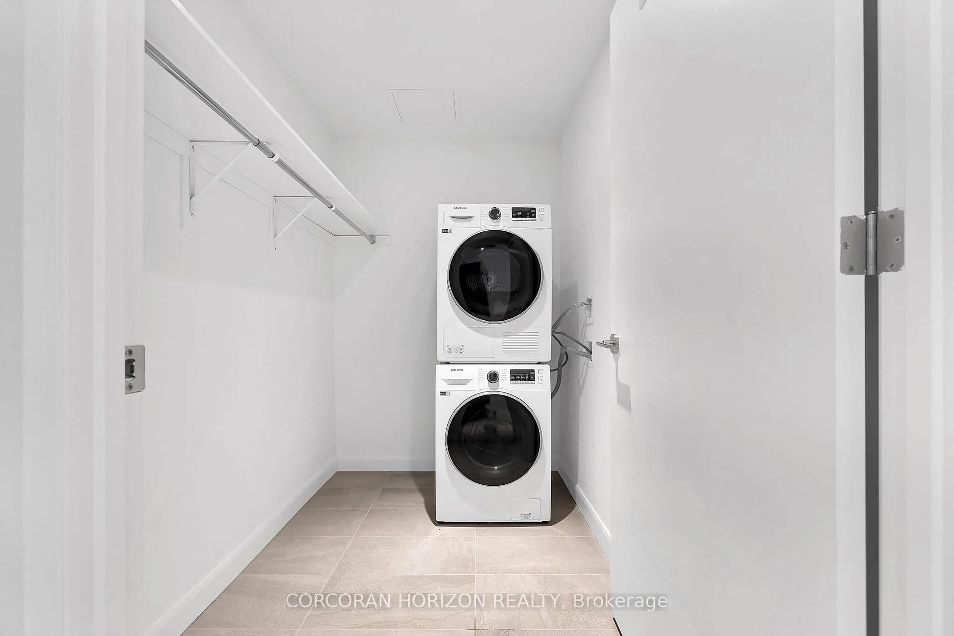 Photo 11 of Unit 1813, 741 King Street W, Kitchener — HOMEH