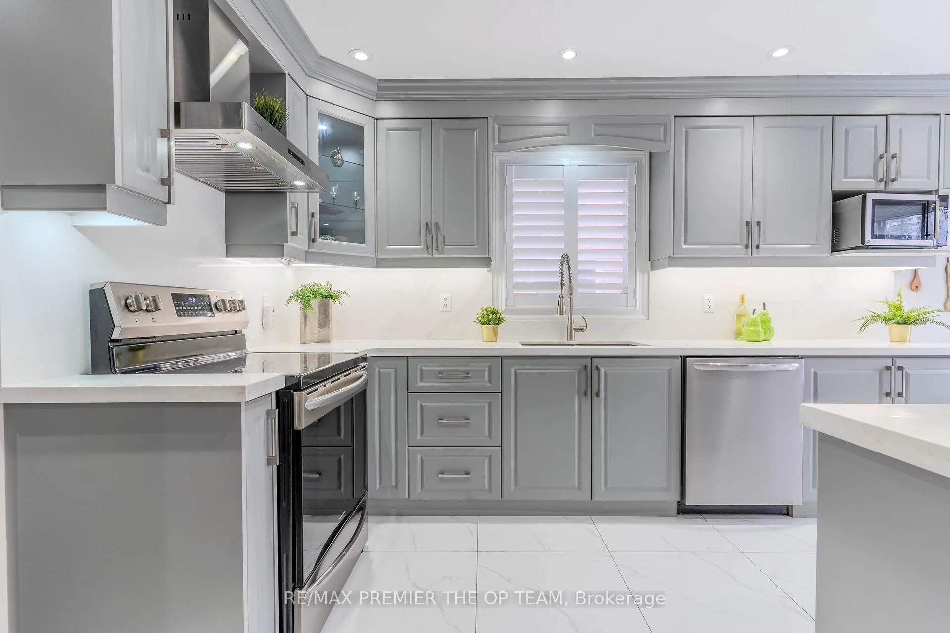 Photo 11 of 7 Kingly Crest Way, Vaughan, Sonoma Heights — HOMEH