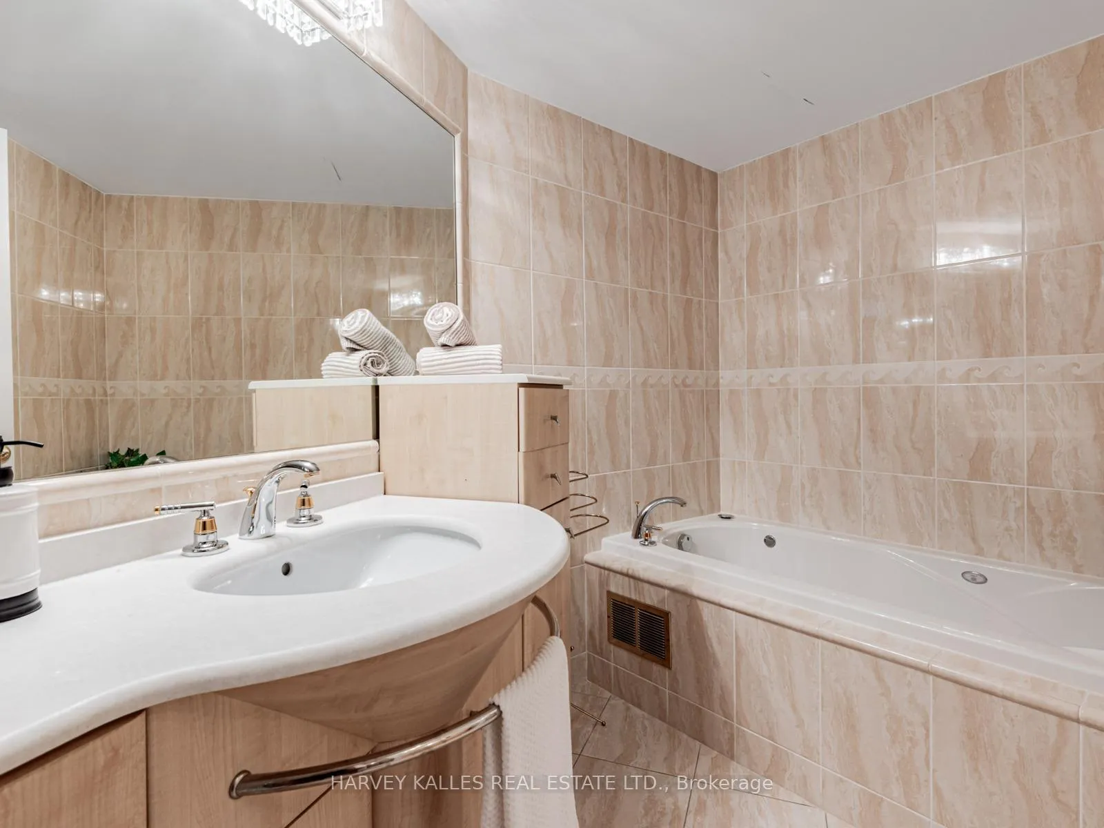 Photo 28 of Unit 1406, 7805 Bayview Avenue, Markham, Aileen-Willowbrook — HOMEH