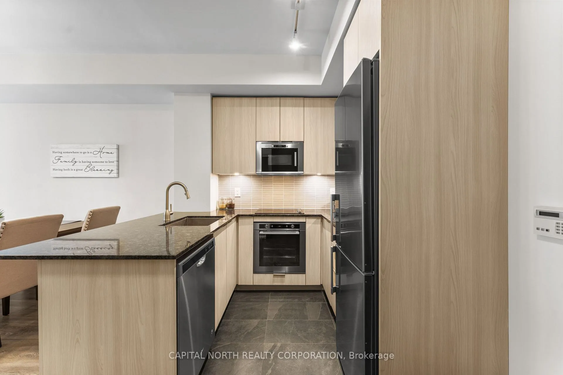 Photo 8 of Unit 634, 99 Eagle Rock Way N, Vaughan, Maple — HOMEH