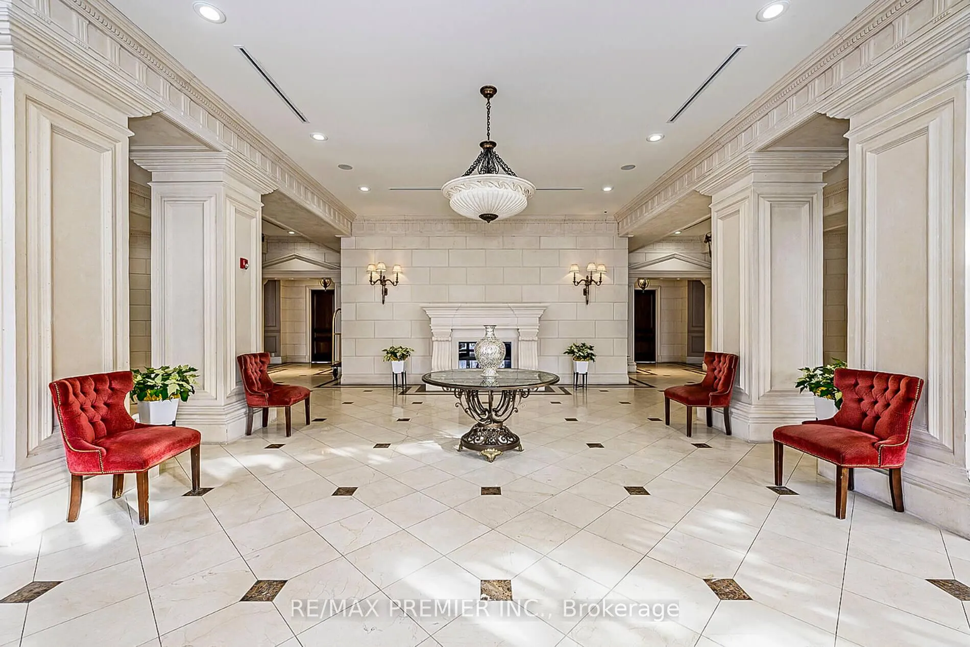 Photo 3 of Unit 309, 9225 Jane Street, Vaughan, Maple — HOMEH