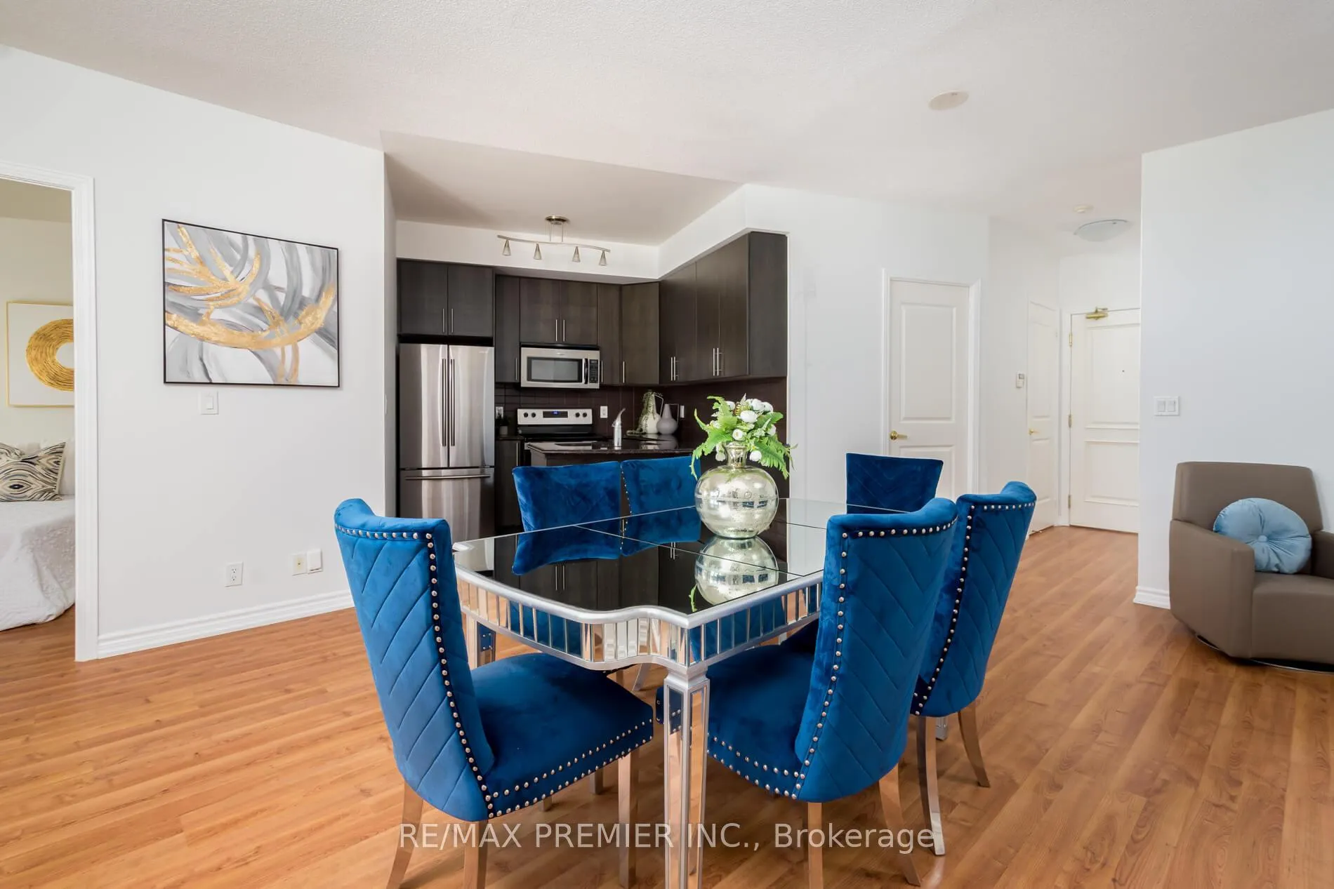 Photo 6 of Unit 309, 9225 Jane Street, Vaughan, Maple — HOMEH