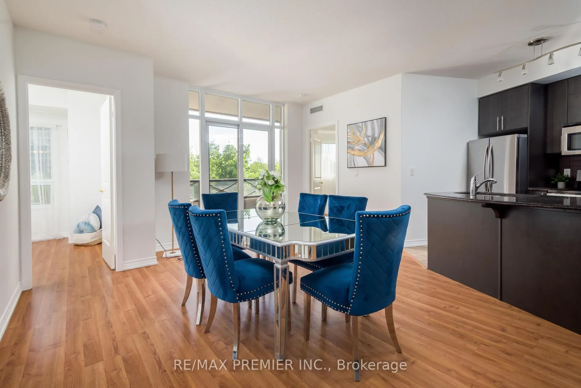 Photo 7 of Unit 309, 9225 Jane Street, Vaughan, Maple — HOMEH