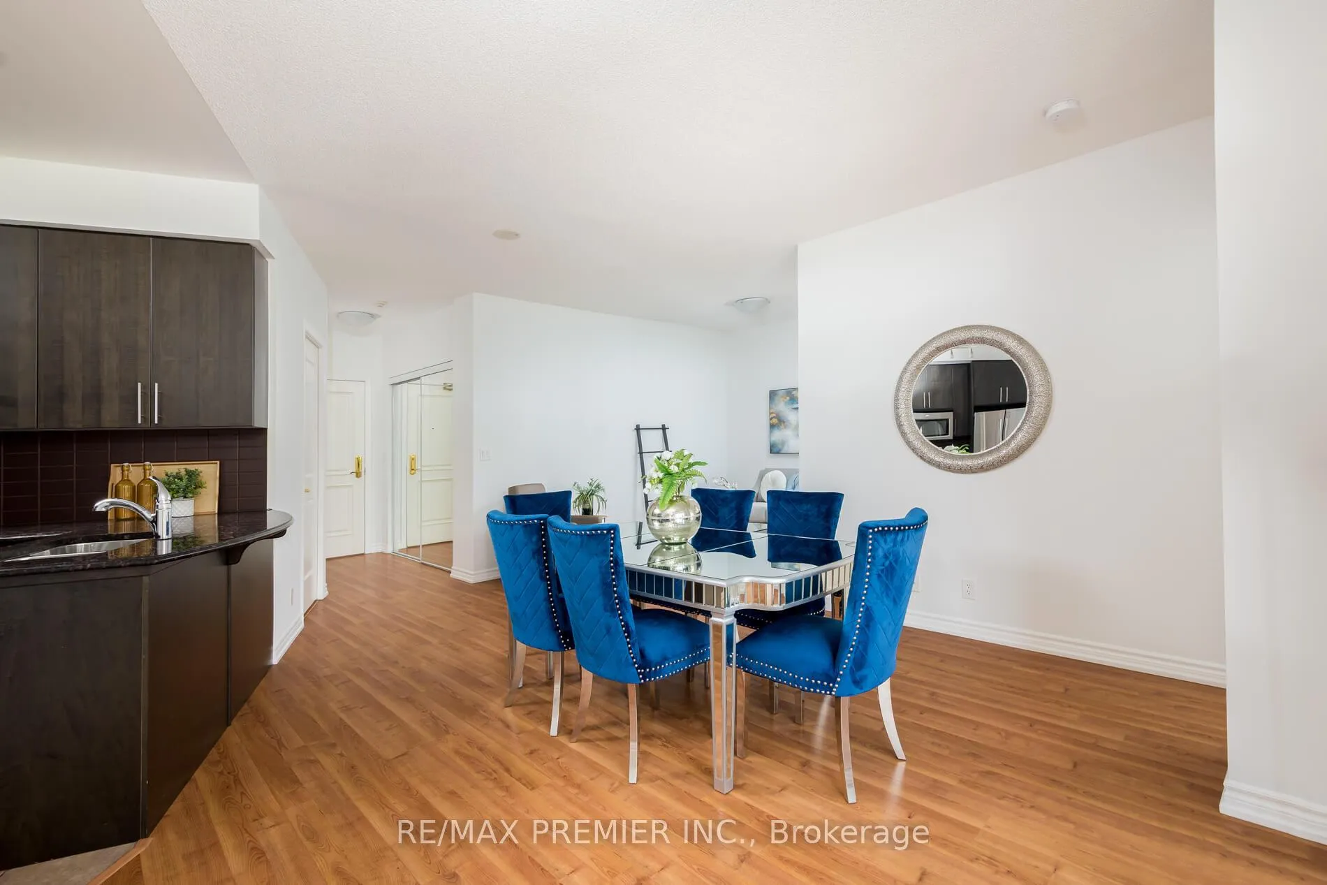 Photo 9 of Unit 309, 9225 Jane Street, Vaughan, Maple — HOMEH