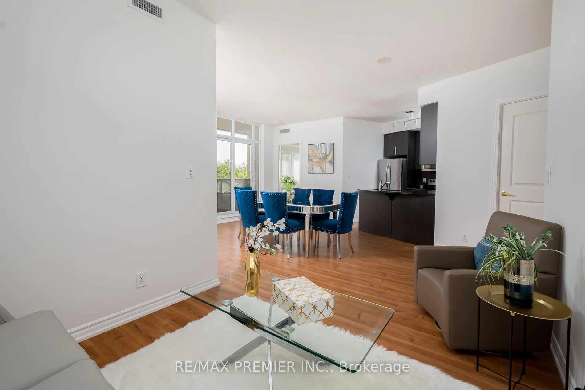 Photo 11 of Unit 309, 9225 Jane Street, Vaughan, Maple — HOMEH