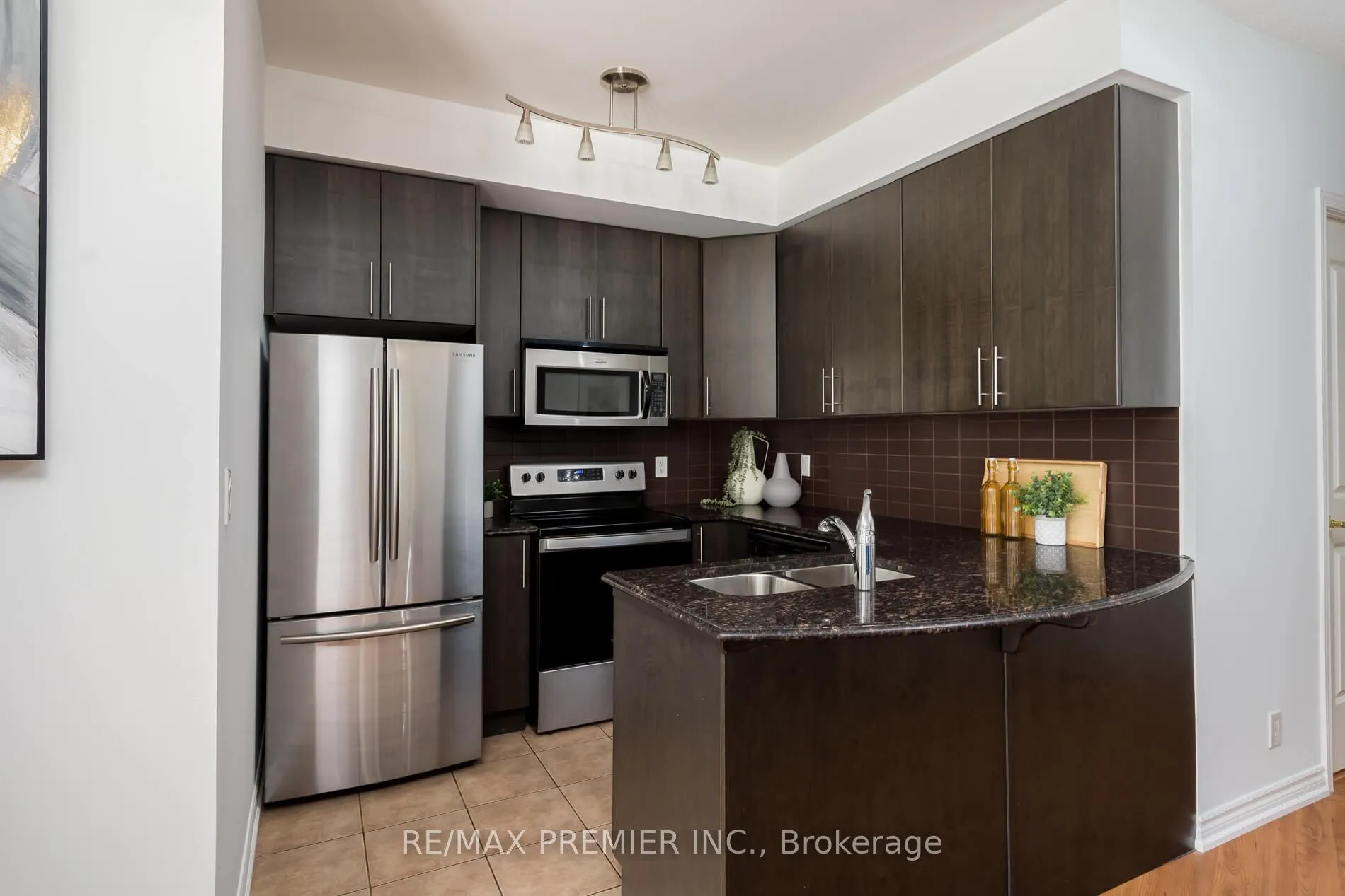 Photo 13 of Unit 309, 9225 Jane Street, Vaughan, Maple — HOMEH
