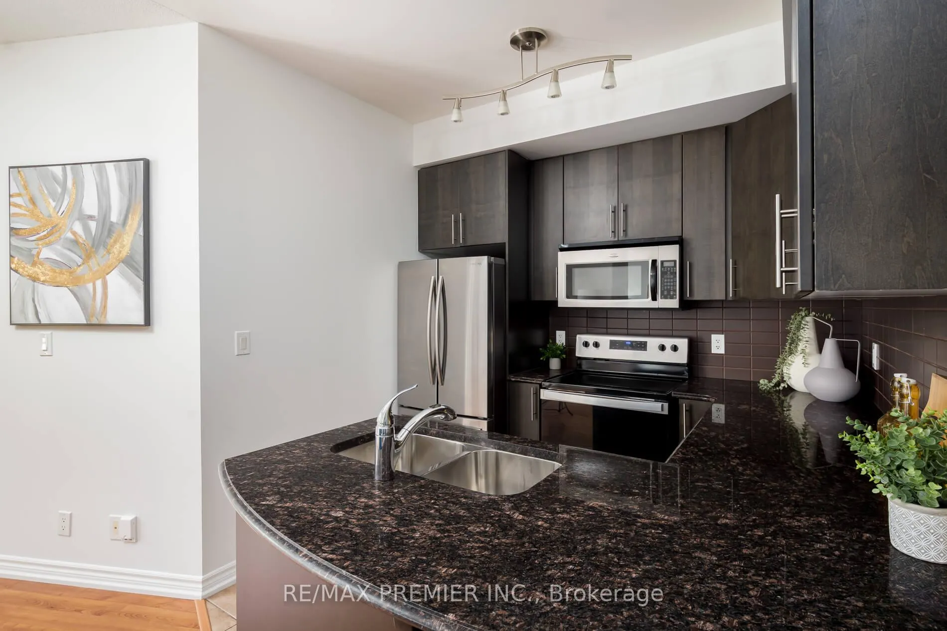 Photo 14 of Unit 309, 9225 Jane Street, Vaughan, Maple — HOMEH