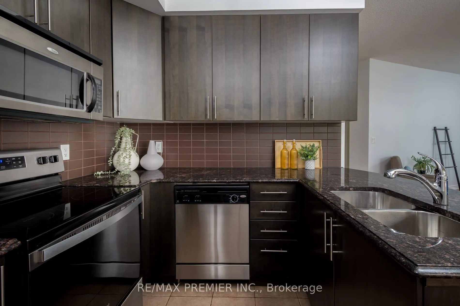 Photo 15 of Unit 309, 9225 Jane Street, Vaughan, Maple — HOMEH