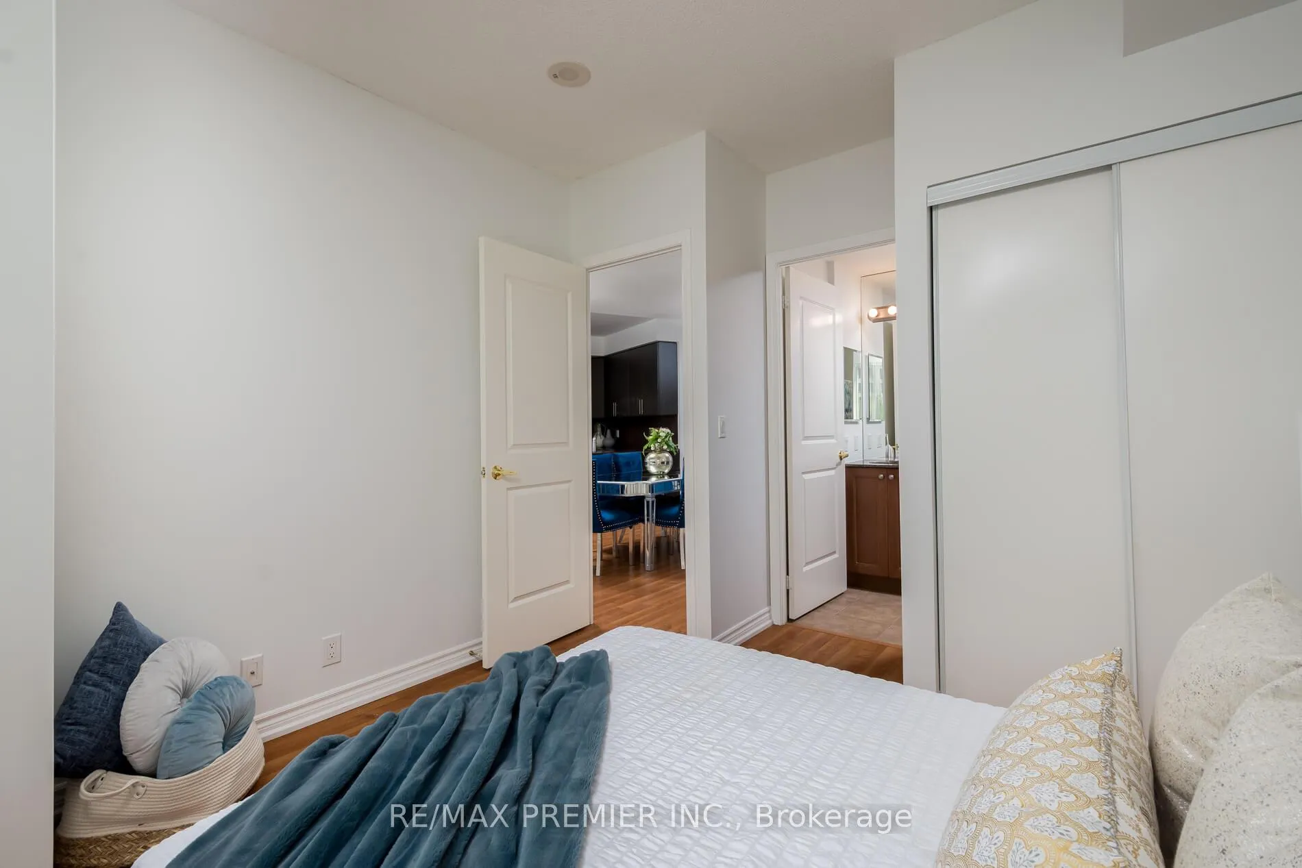 Photo 18 of Unit 309, 9225 Jane Street, Vaughan, Maple — HOMEH