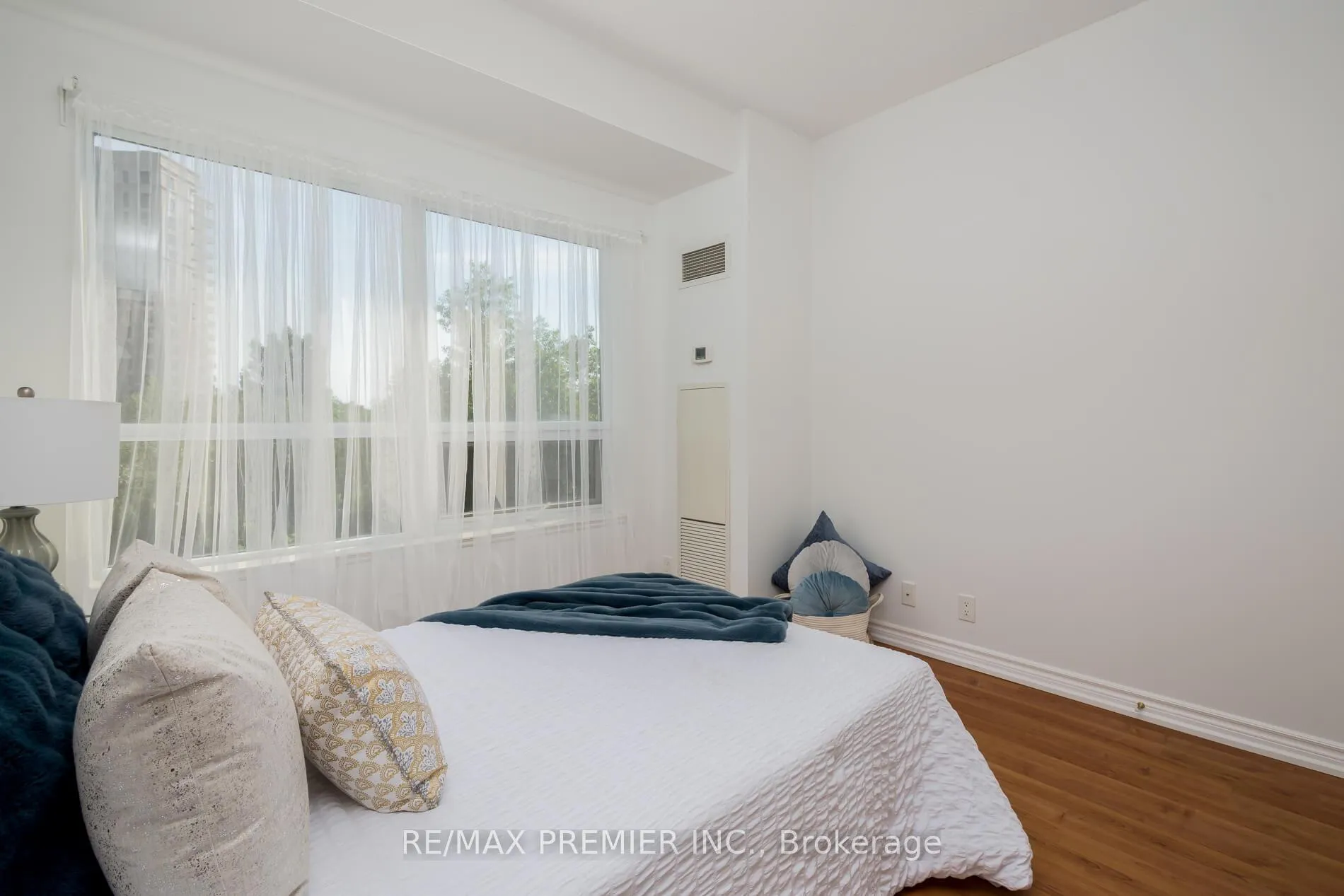 Photo 19 of Unit 309, 9225 Jane Street, Vaughan, Maple — HOMEH