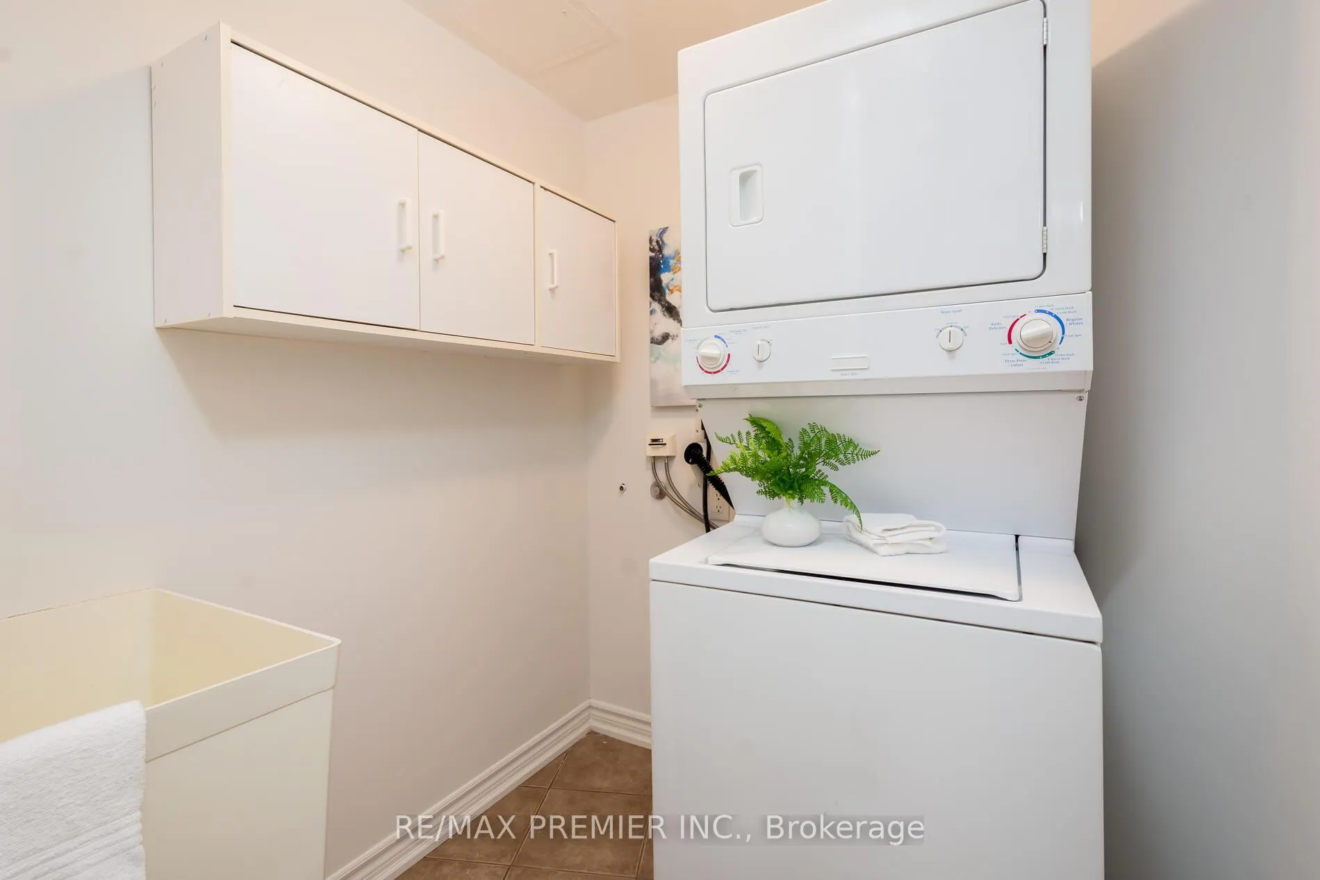 Photo 24 of Unit 309, 9225 Jane Street, Vaughan, Maple — HOMEH